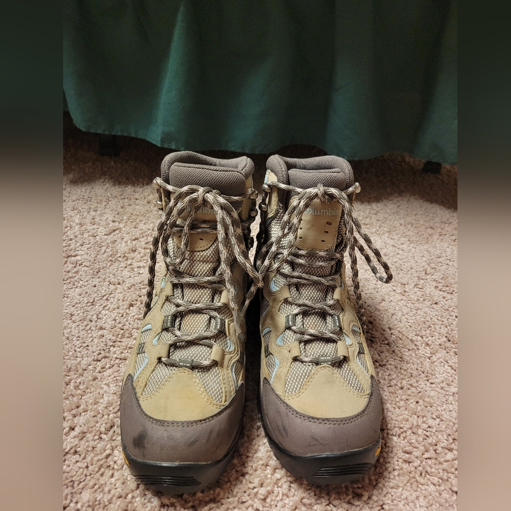 Colombia Women's Hiking Boots - Picture 2 of 6
